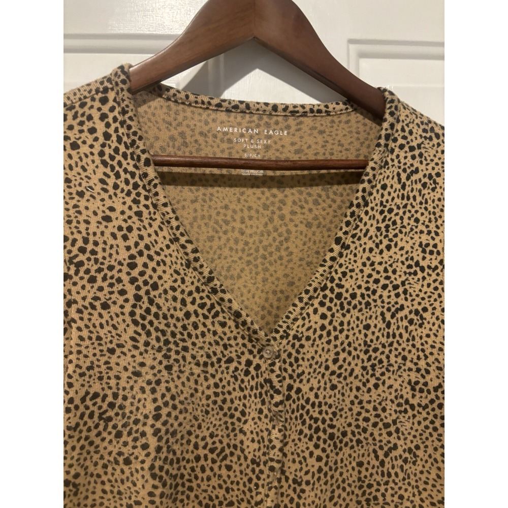 American Eagle‎ Button Up  Top Women's S Brown Long Sleeve Animal Print Sweater